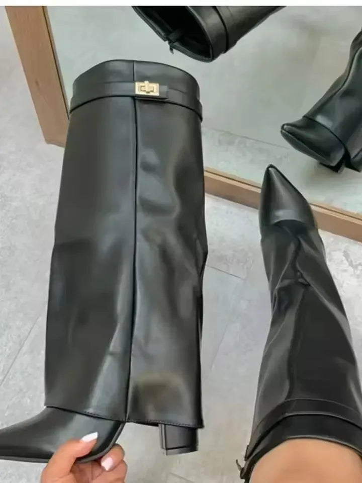 BOOTS FOR AUTUMN BLACK LEATHER
